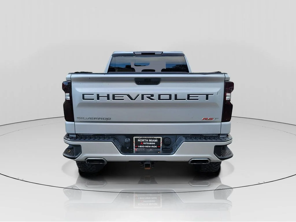 Used 2019 Silver Chevrolet RST image 4