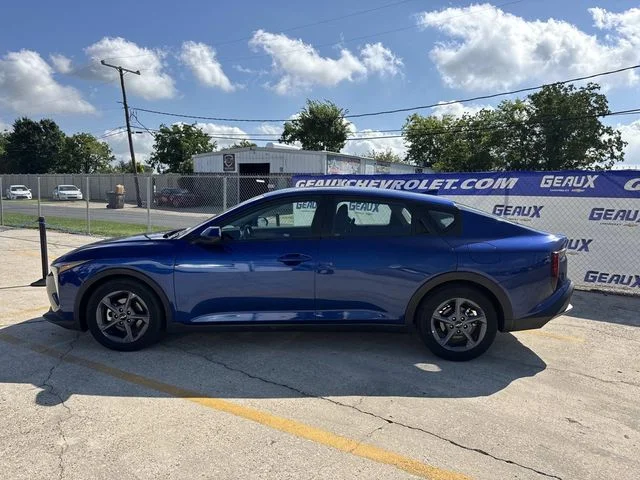 Used 2025 Blue Kia LXS image 14