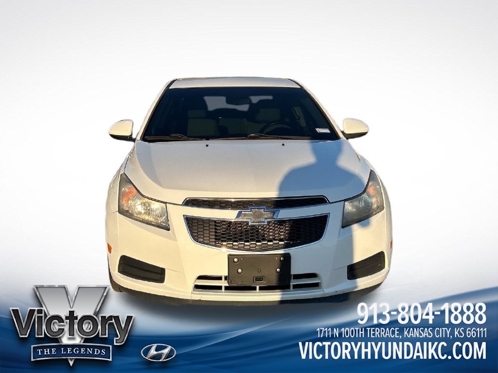 Used 2014 White Chevrolet 1LT image 8