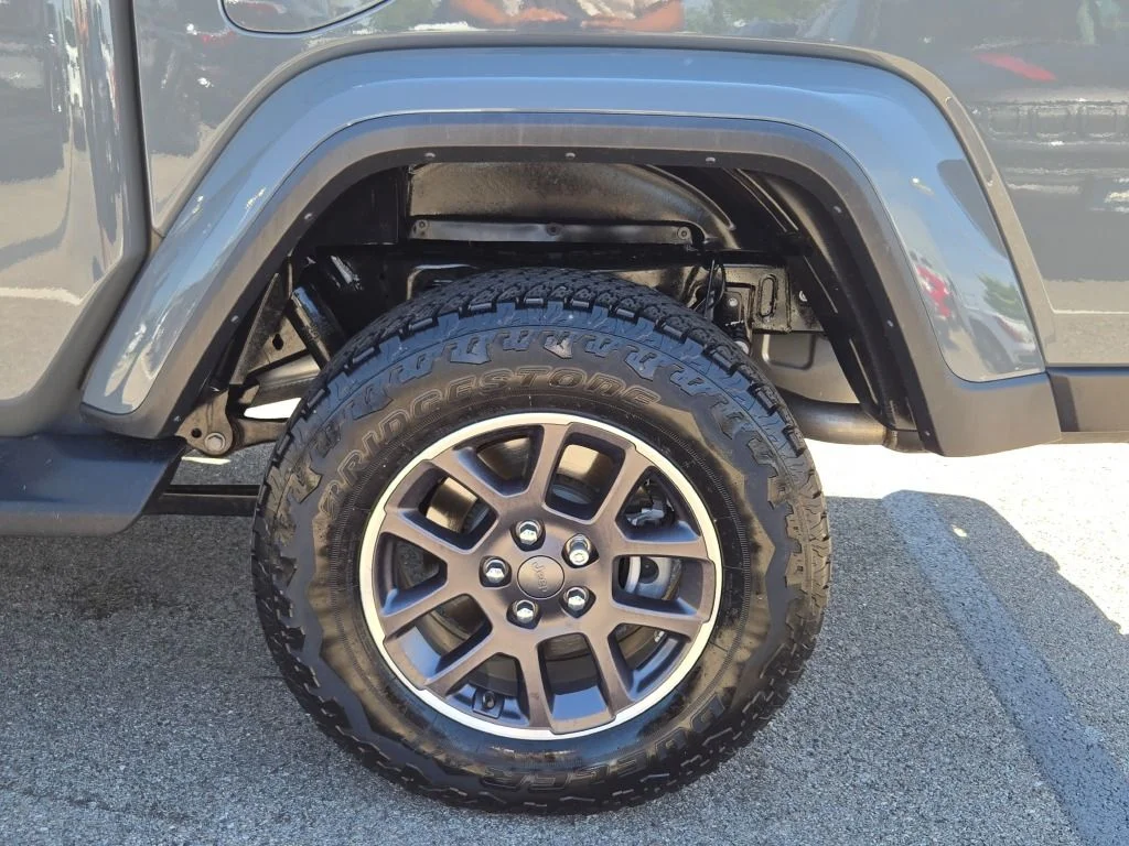 Used 2022 Gray Jeep Overland image 19