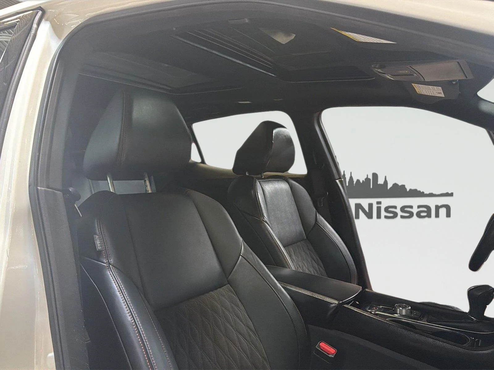 2022 Nissan Maxima SR - Photo 32