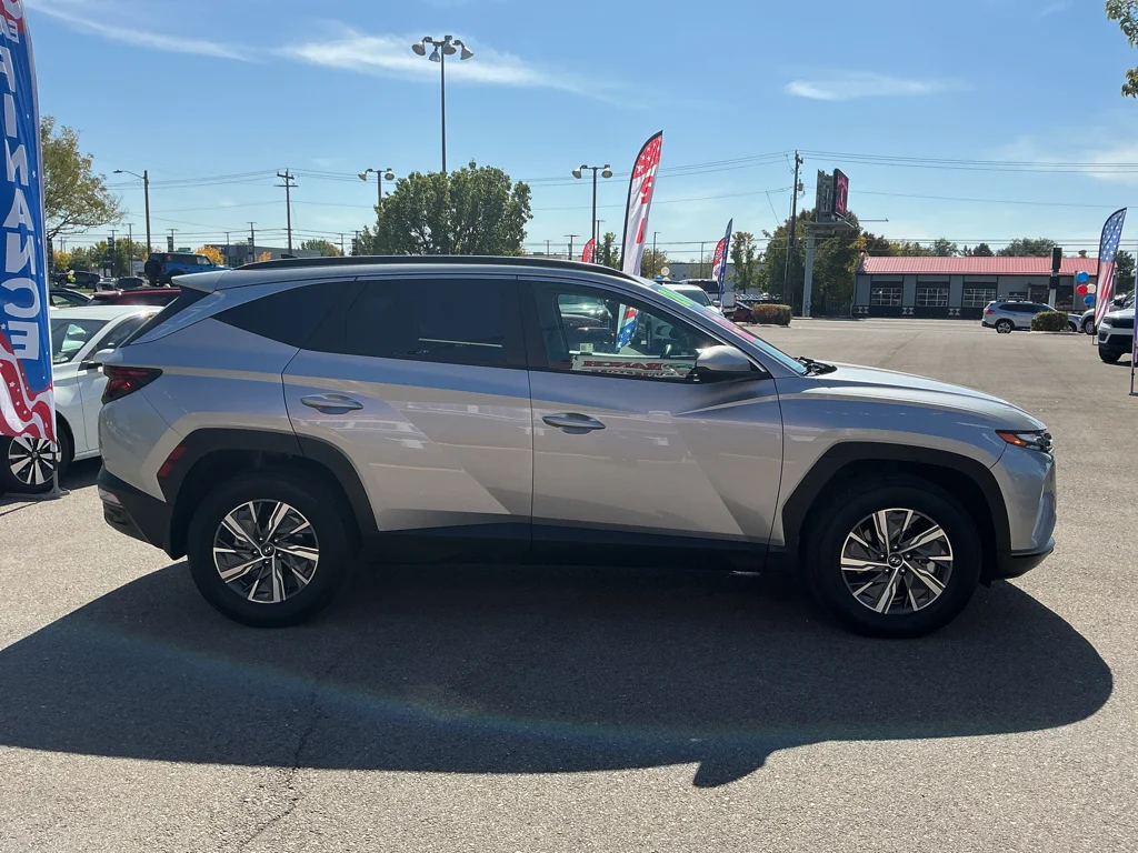 Used 2024 Shimmering Silver Hyundai Blue image 4