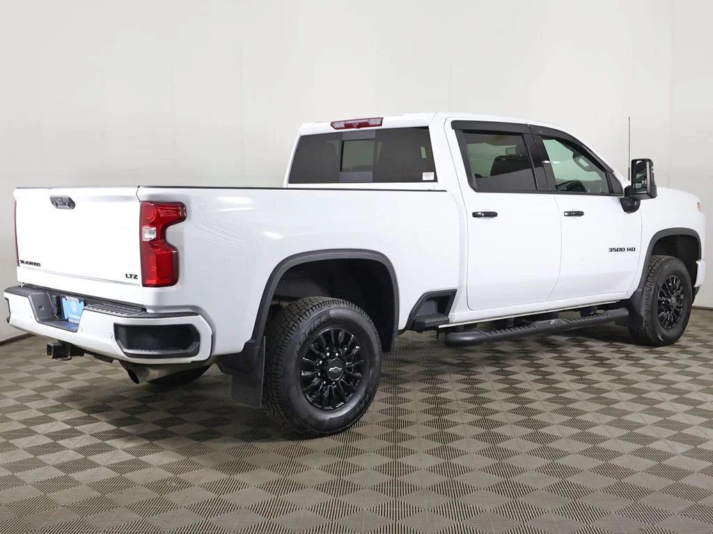 Used 2022 Summit White Chevrolet LTZ image 14