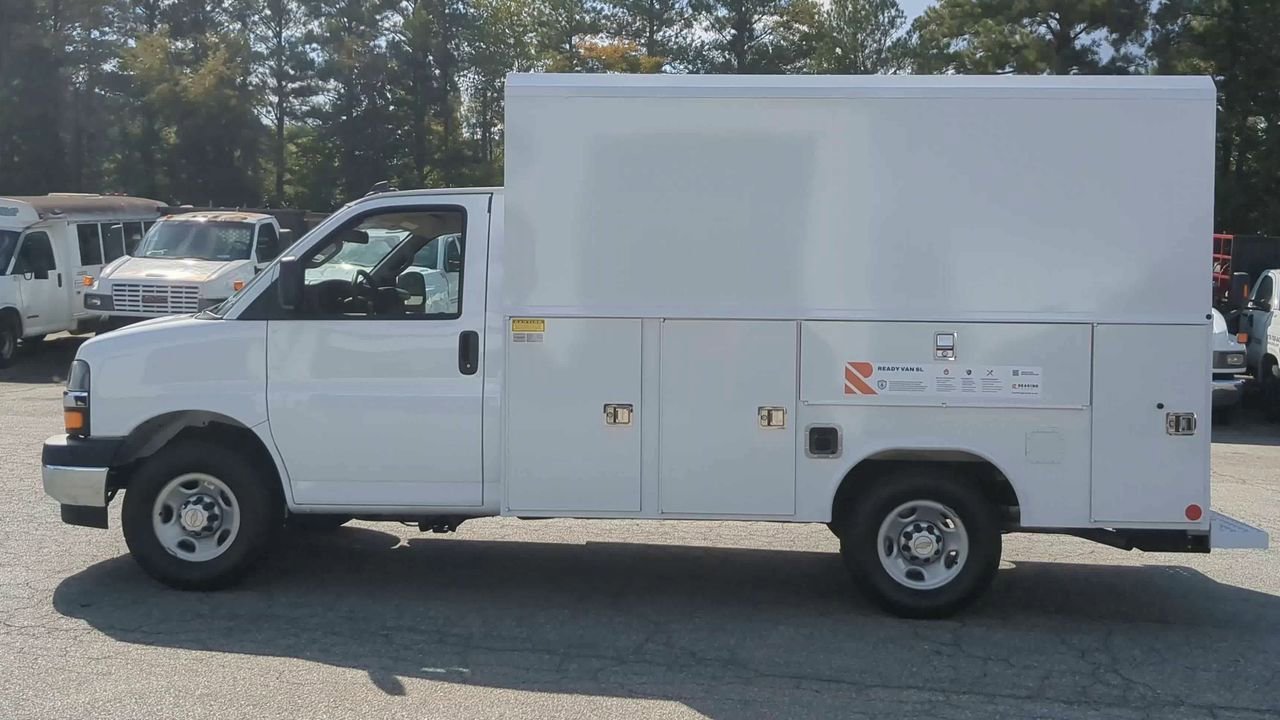 New 2025 Summit White GMC Work Truck image 5