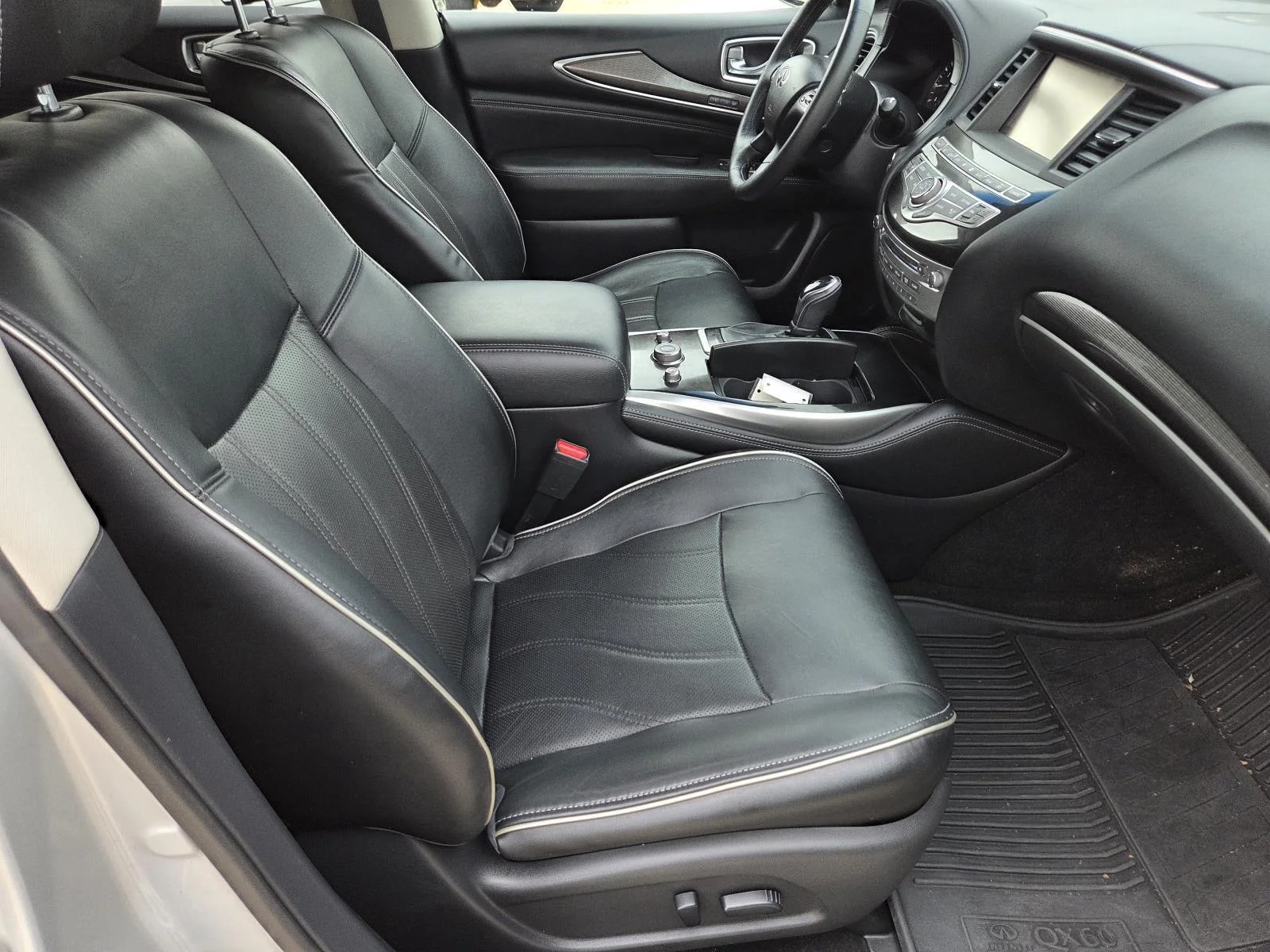 Used 2016 Liquid Platinum INFINITI  image 37