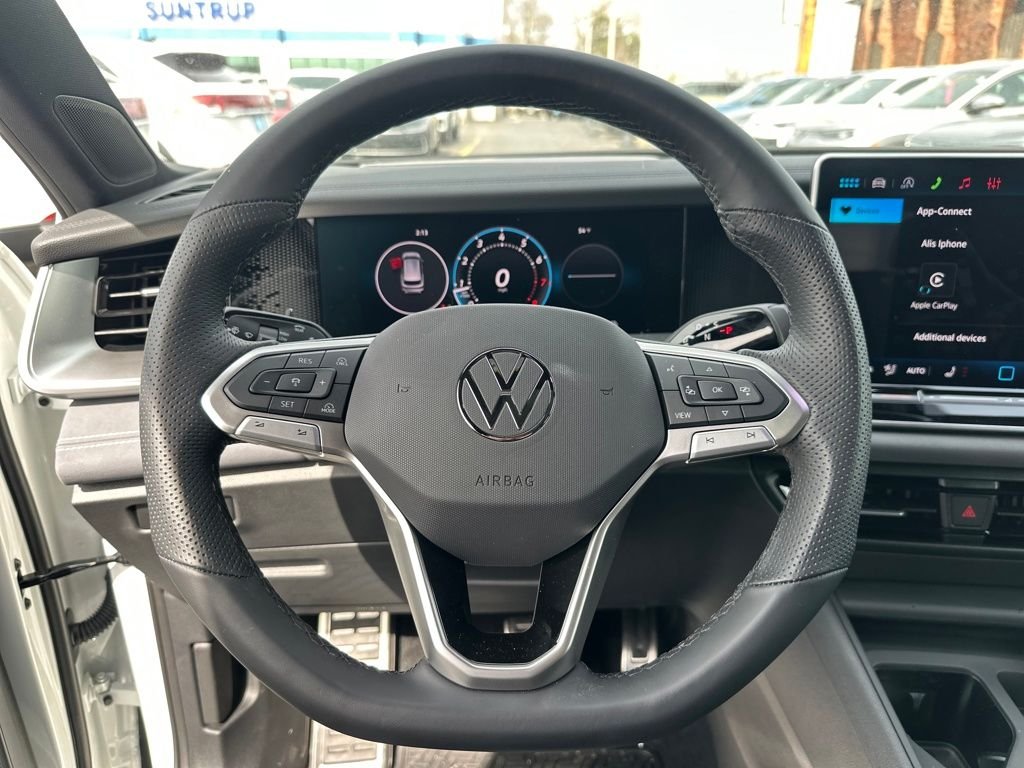New 2026  Volkswagen 2.0T SE R-Line Black image 17