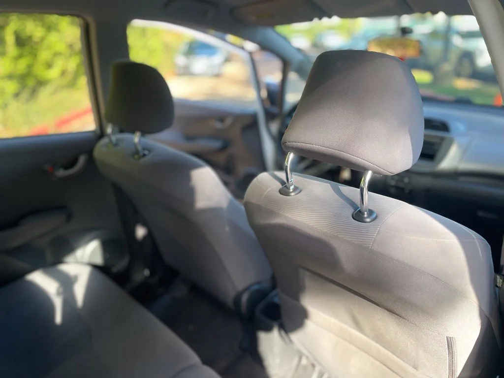 Used 2010 White Honda Base image 19