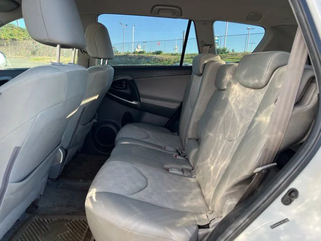 Used 2010 Super White Toyota Base image 12