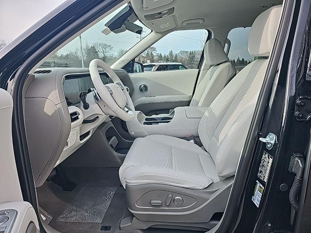 New 2026 Black Hyundai SEL AWD image 9