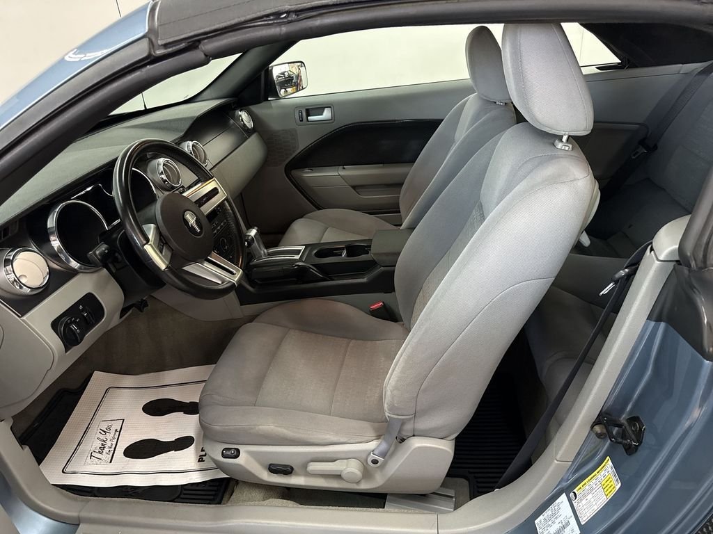 Used 2007 Blue Ford V6 Deluxe image 12