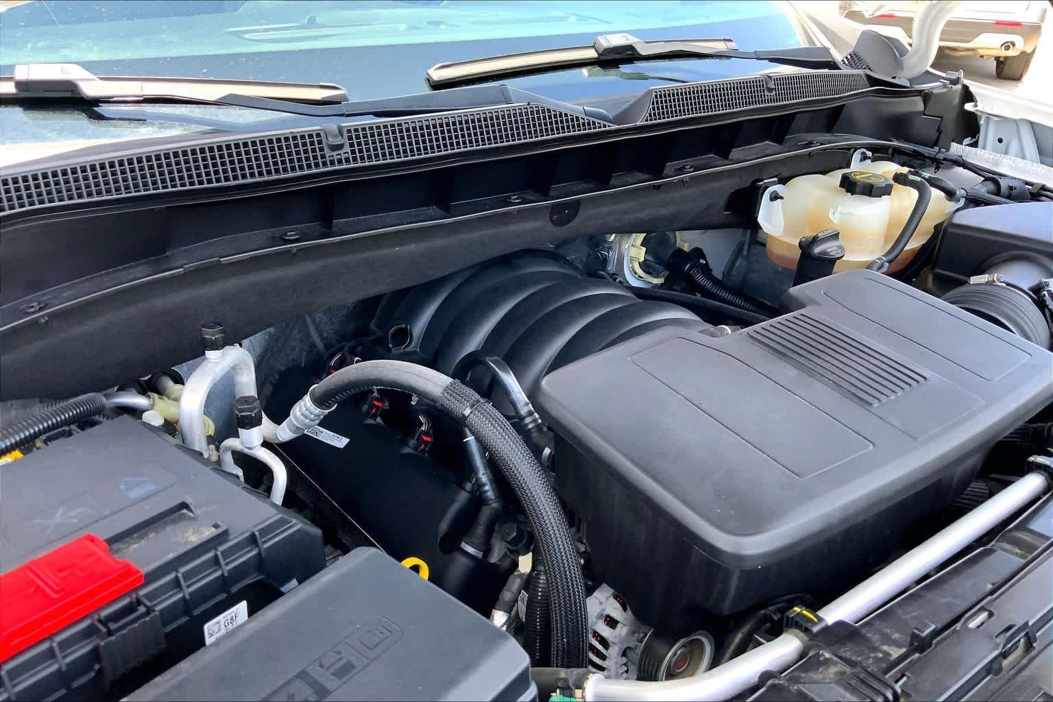 Used 2024 Summit White Chevrolet Premier image 32