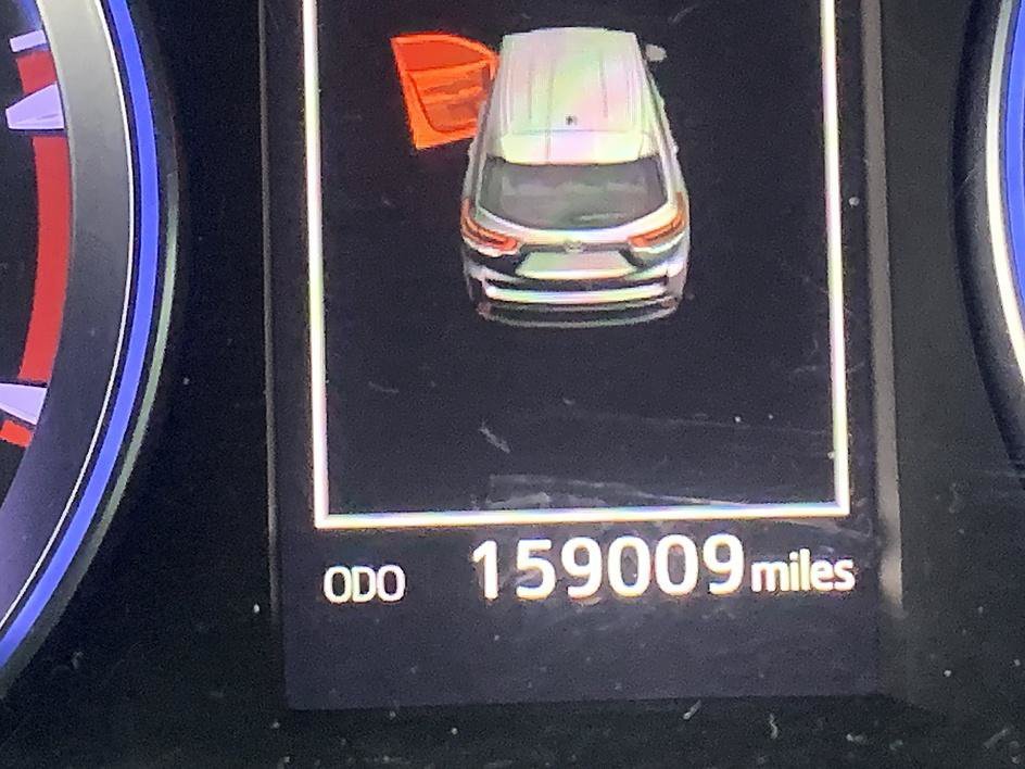 Used 2019 Blizzard Pearl Toyota XLE image 17