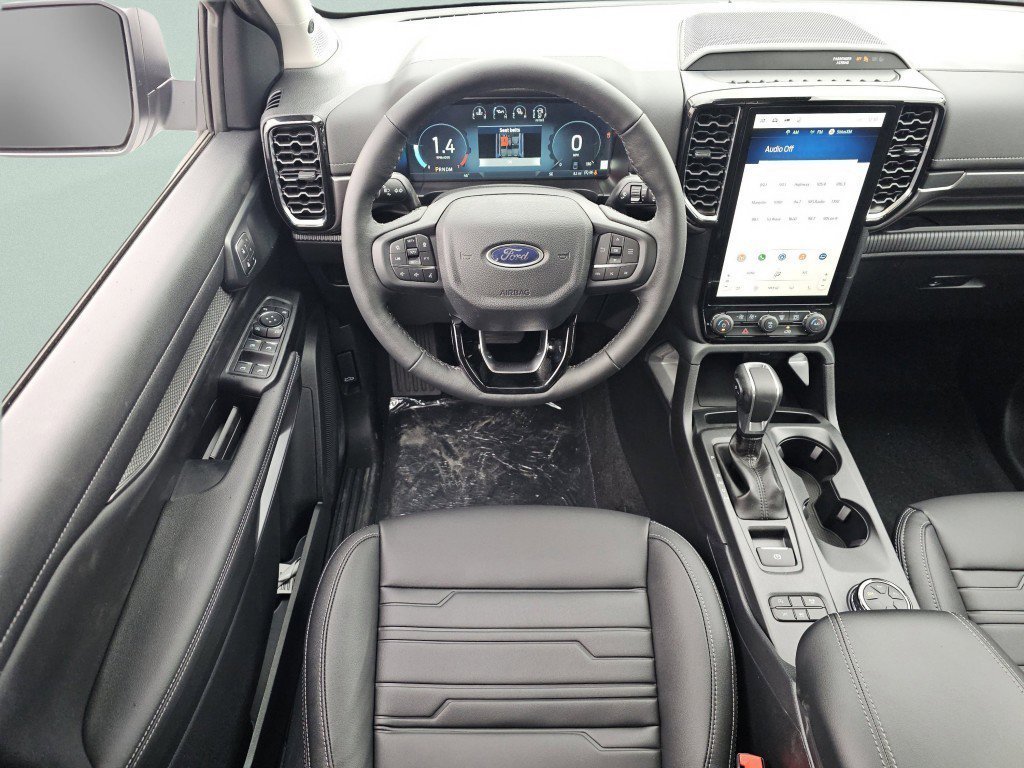 New 2026 Oxford White Ford LARIAT image 4