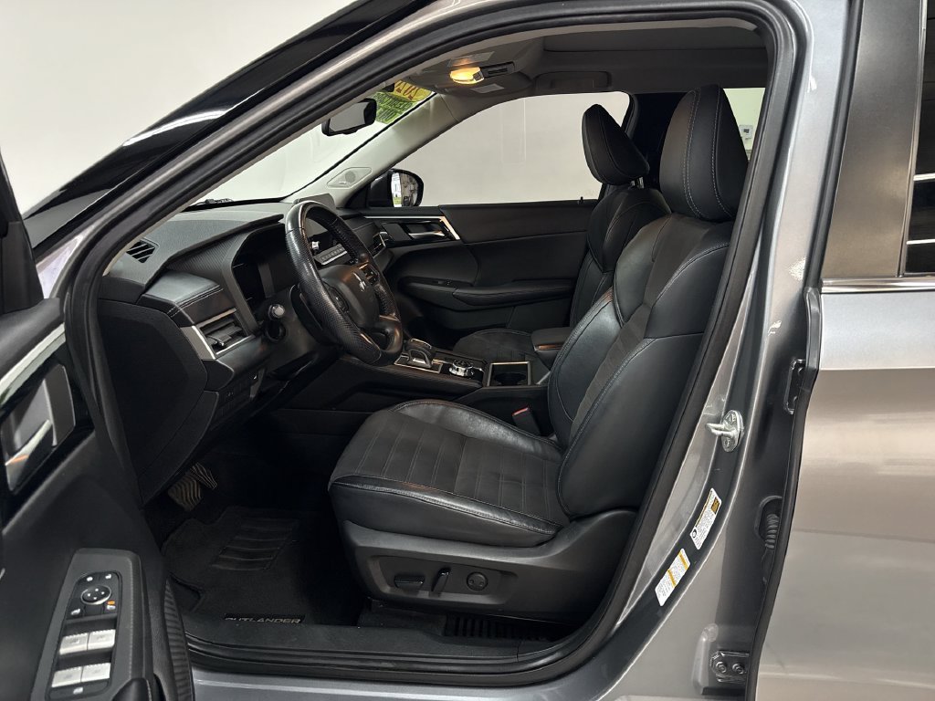 Used 2022 Gray Mitsubishi SE image 12