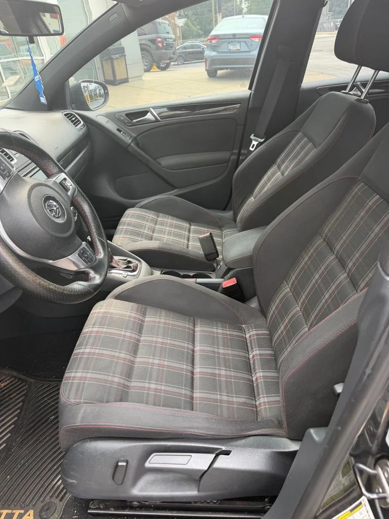 Used 2011 Gray Volkswagen Base image 6