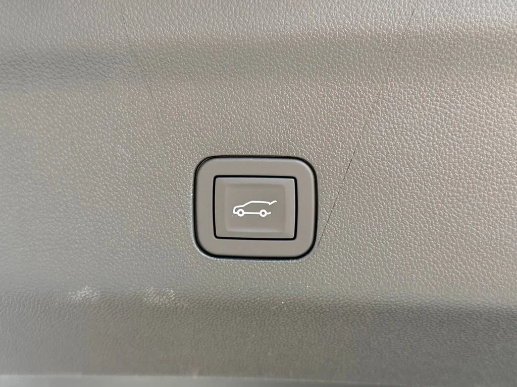 2026 GMC Yukon Denali - Photo 24