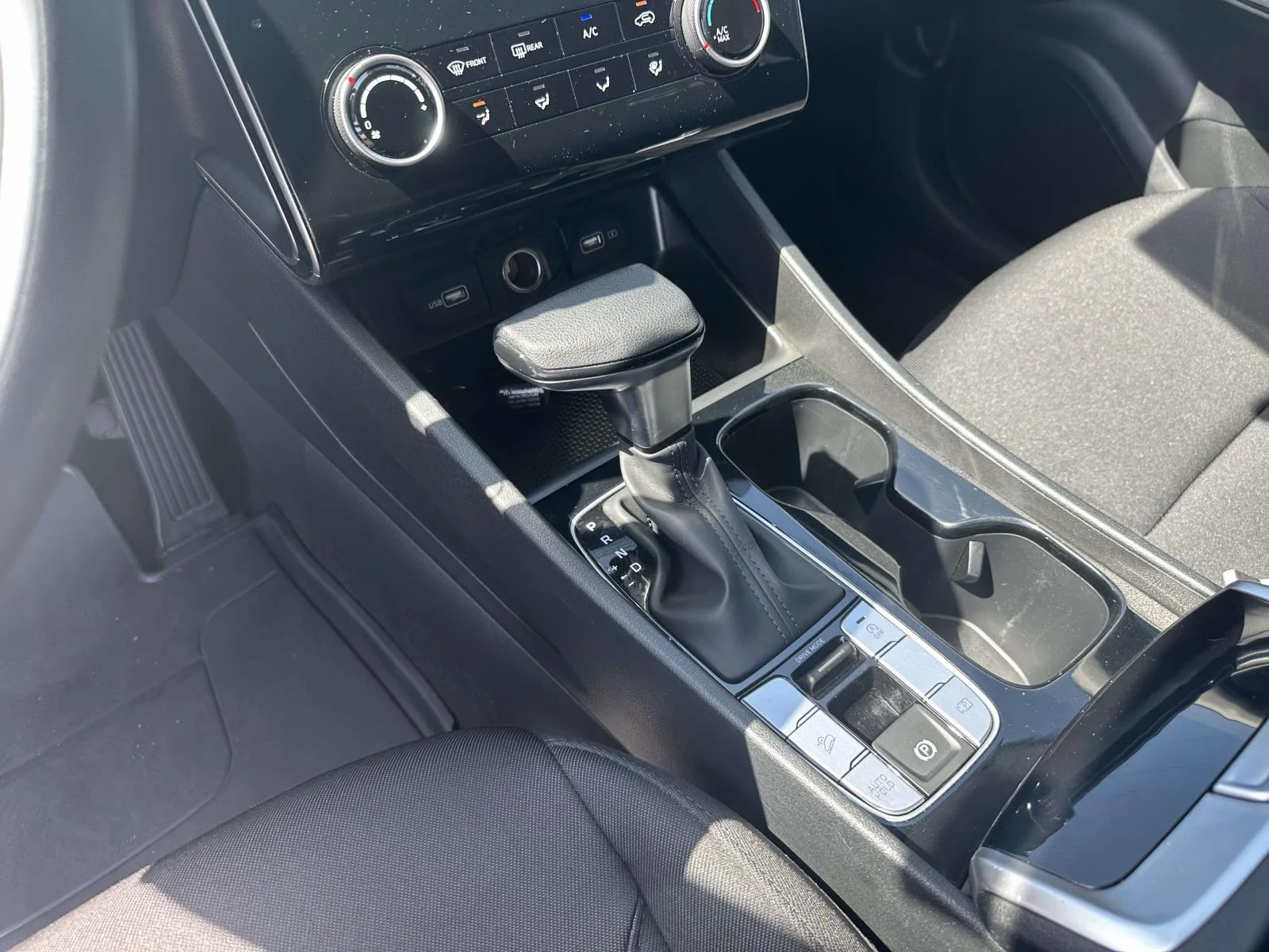 Used 2024 Hampton Gray Hyundai SE image 21