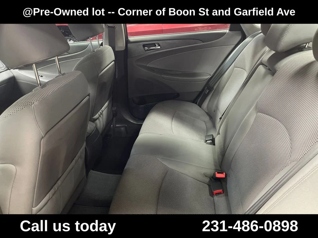 Used 2013 Black Hyundai GLS image 25