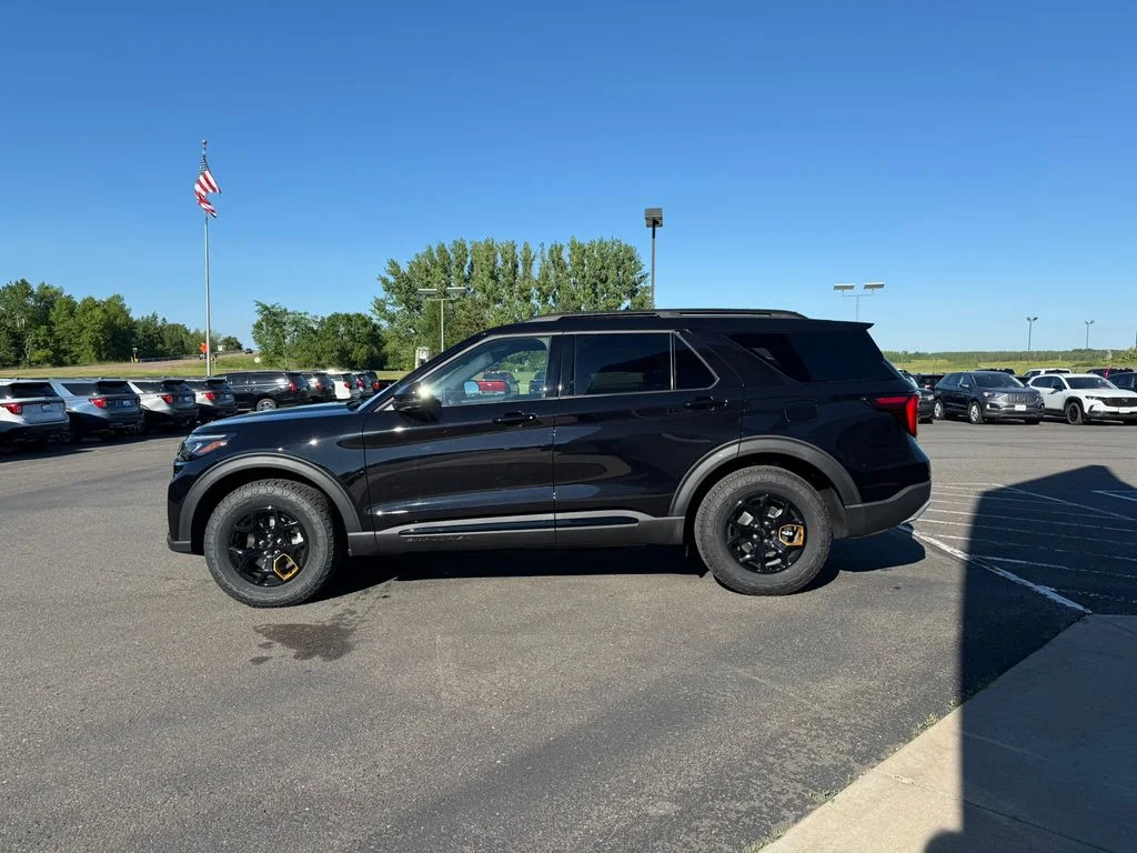 New 2026 Agate Black Metallic Ford Tremor® image 8