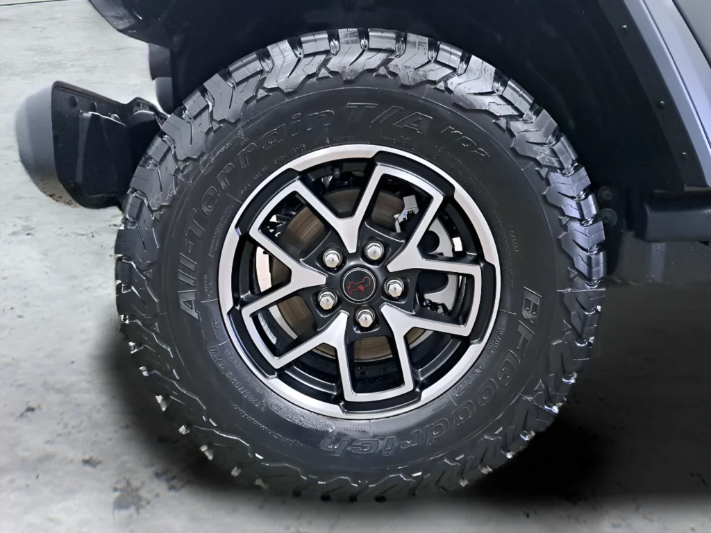 New 2026 Granite Crystal Metallic Clear-Coat Exterior Paint Jeep Rubicon image 28