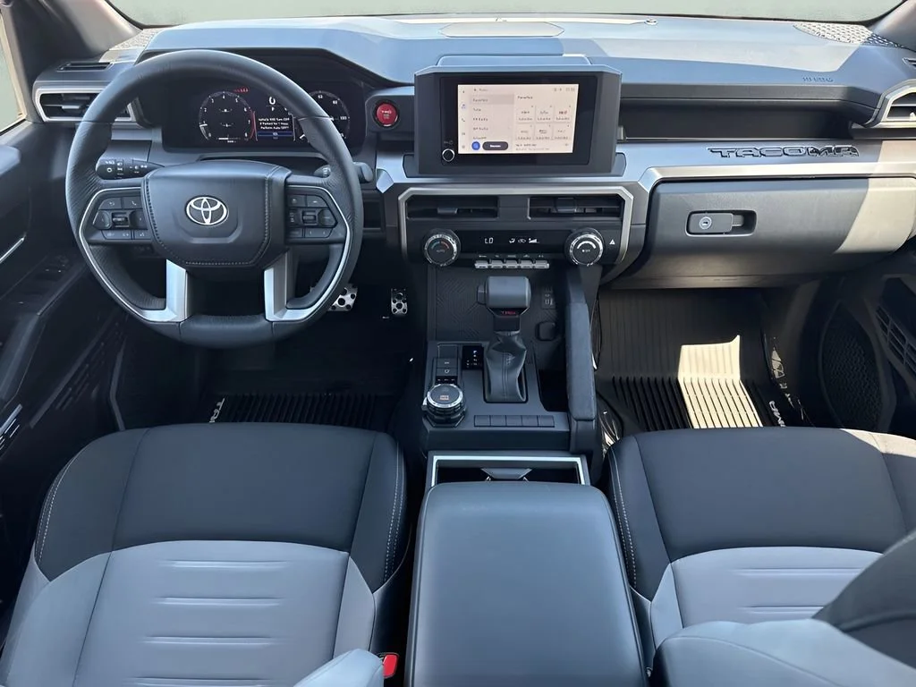 Used 2025  Toyota SR image 12