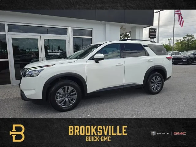 Certified Used 2025 Glacier White Nissan SV image 1