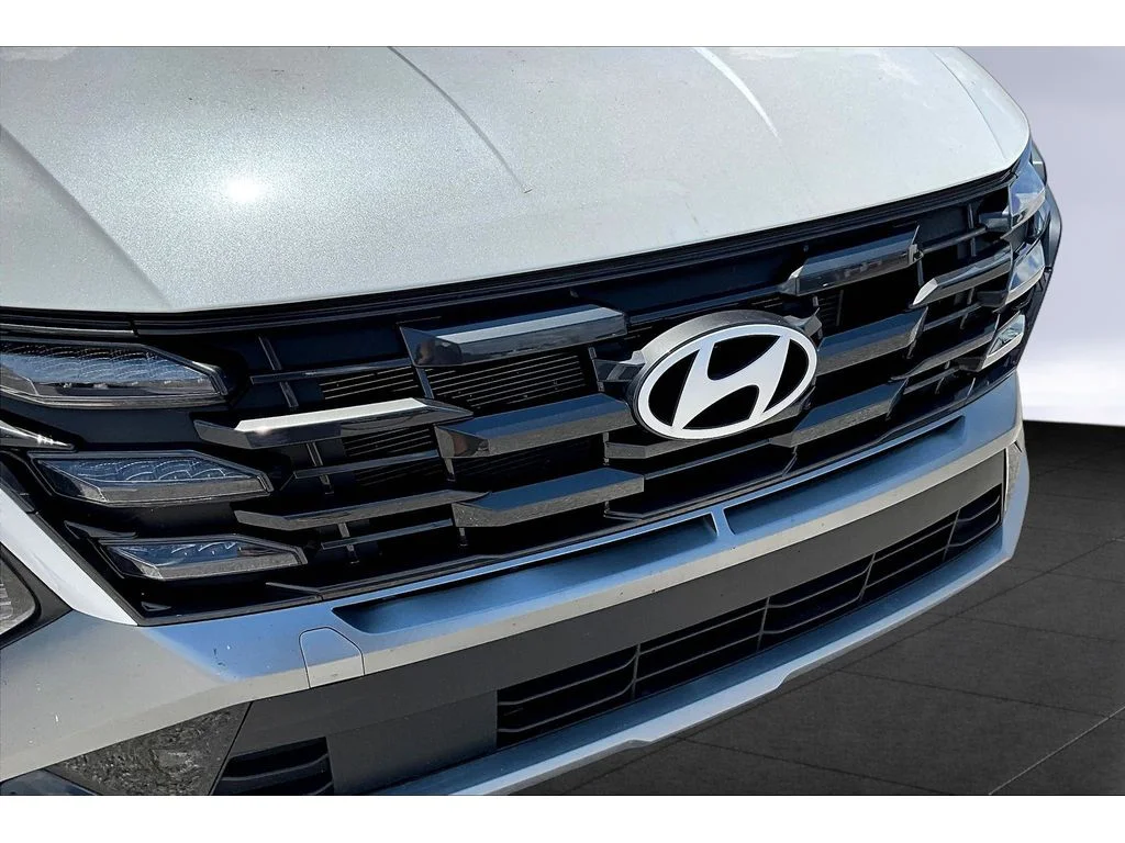 Used 2025  Hyundai SEL Convenience image 21