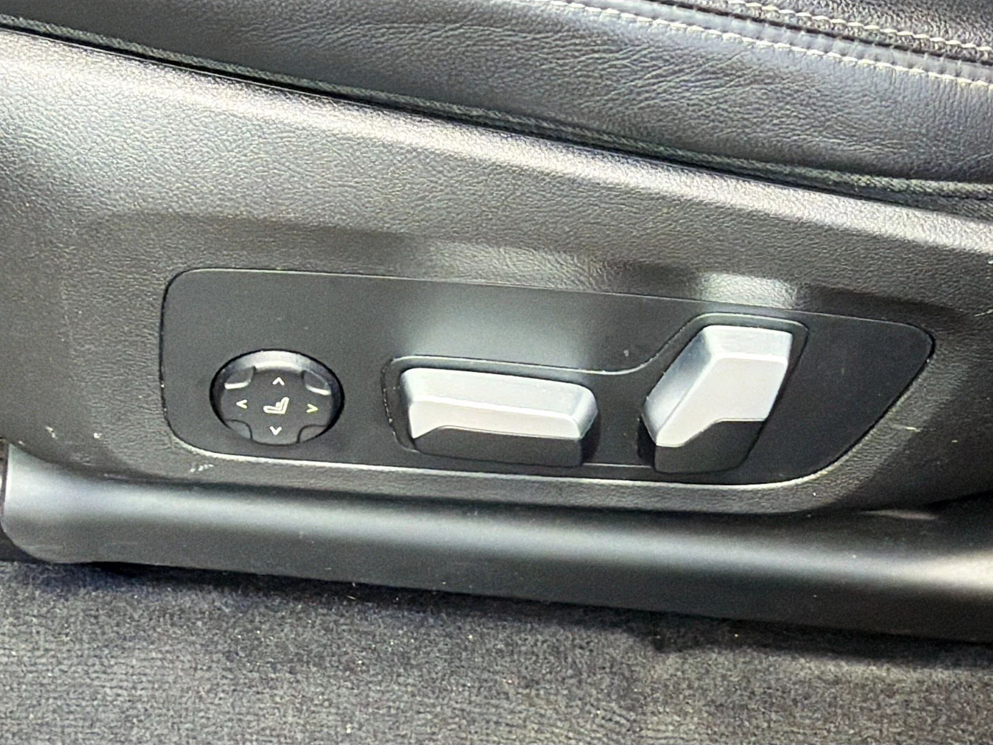 Used 2023 Skyscraper Gray Metallic BMW sDrive30i image 24
