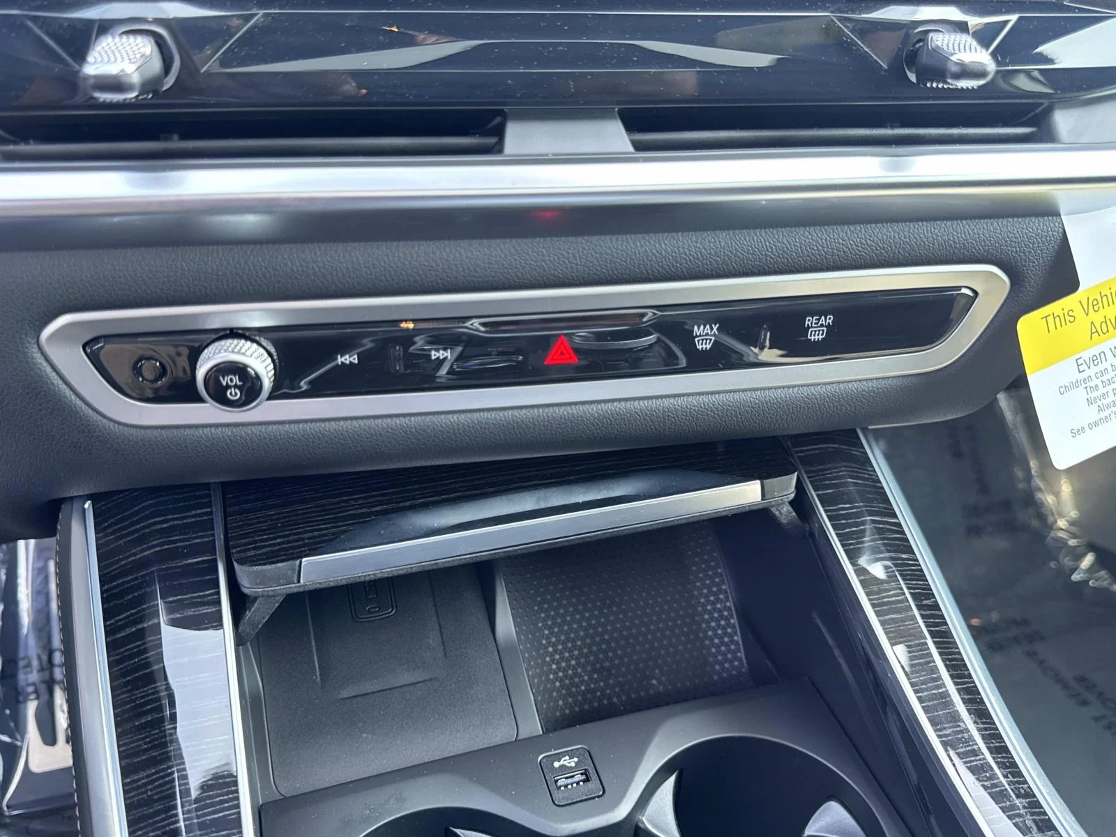 New 2026 Black Sapphire Metallic BMW M60i image 21