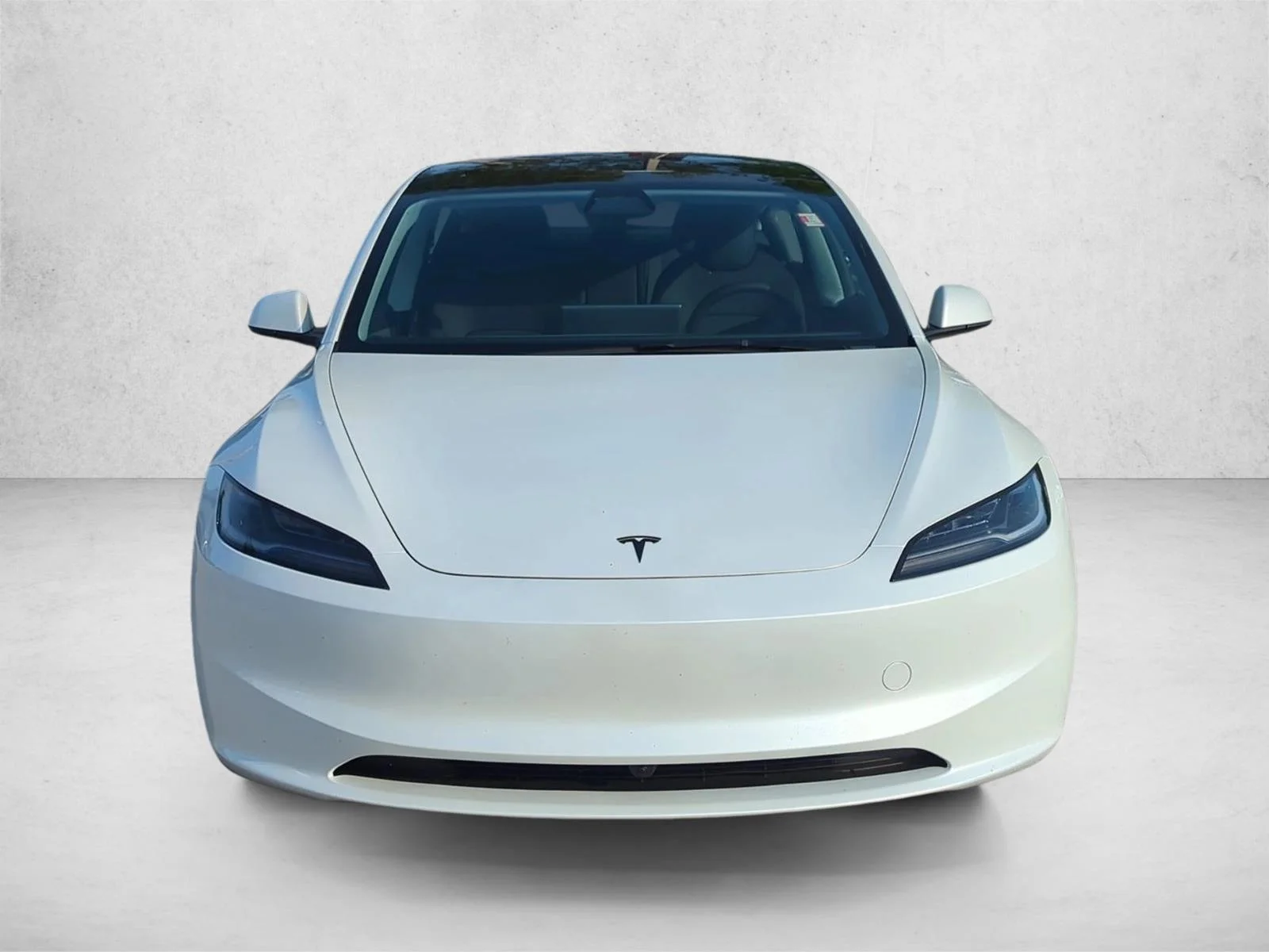 Used 2025 White Tesla Standard image 2