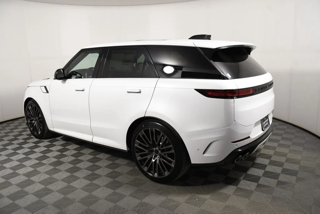 New 2026 Ostuni Prl Whi Land Rover SV image 3