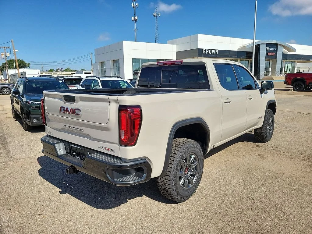 2026 GMC Sierra 1500 AT4X - Photo 11