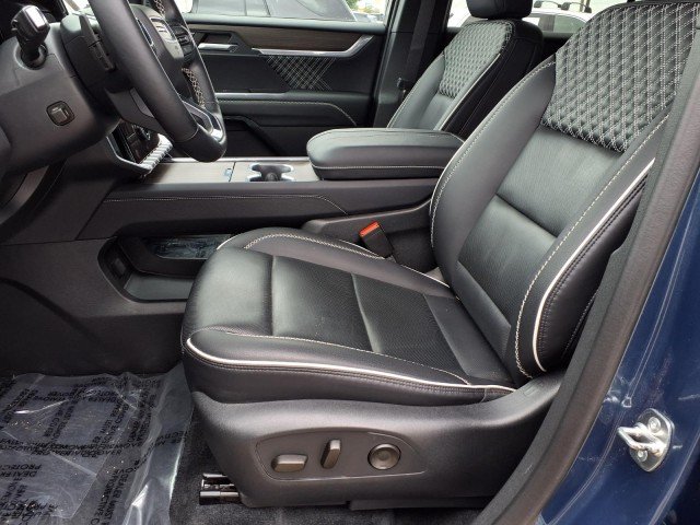 2024 GMC Acadia Denali - Photo 9