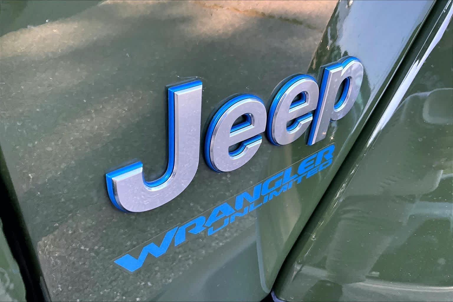 Used 2021 Sarge Green Clearcoat Jeep Unlimited Sahara image 29