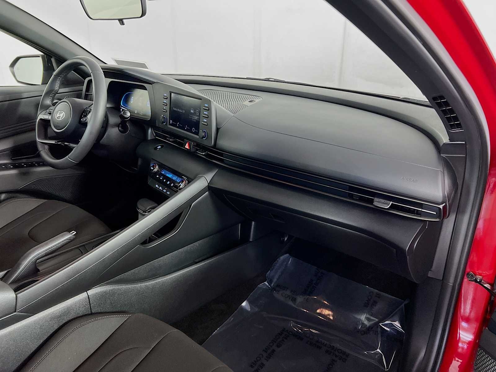 Used 2025 Ultimate Red Hyundai SEL Sport image 28