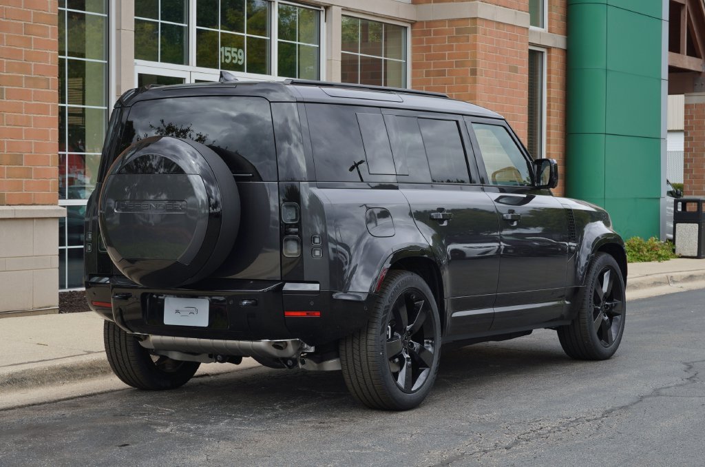 New 2026 Carpathian Grey Land Rover X-Dynamic SE image 6