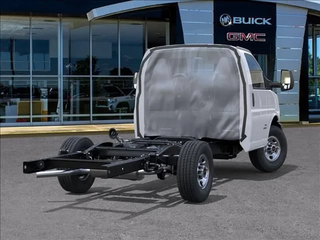 New 2025 Summit White GMC 1WT image 4