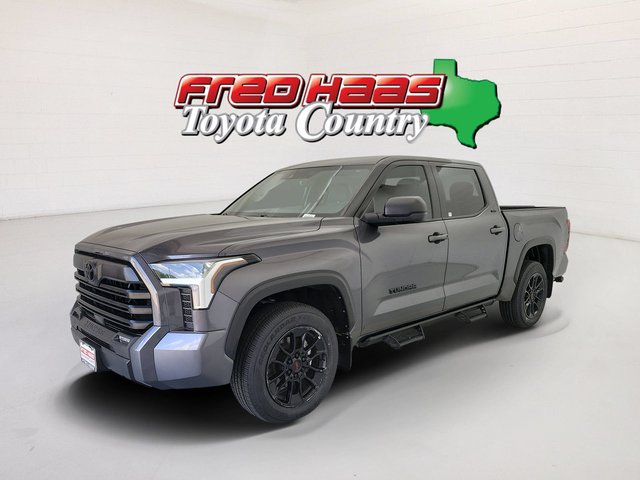 2025 Toyota Tundra 4WD SR5
