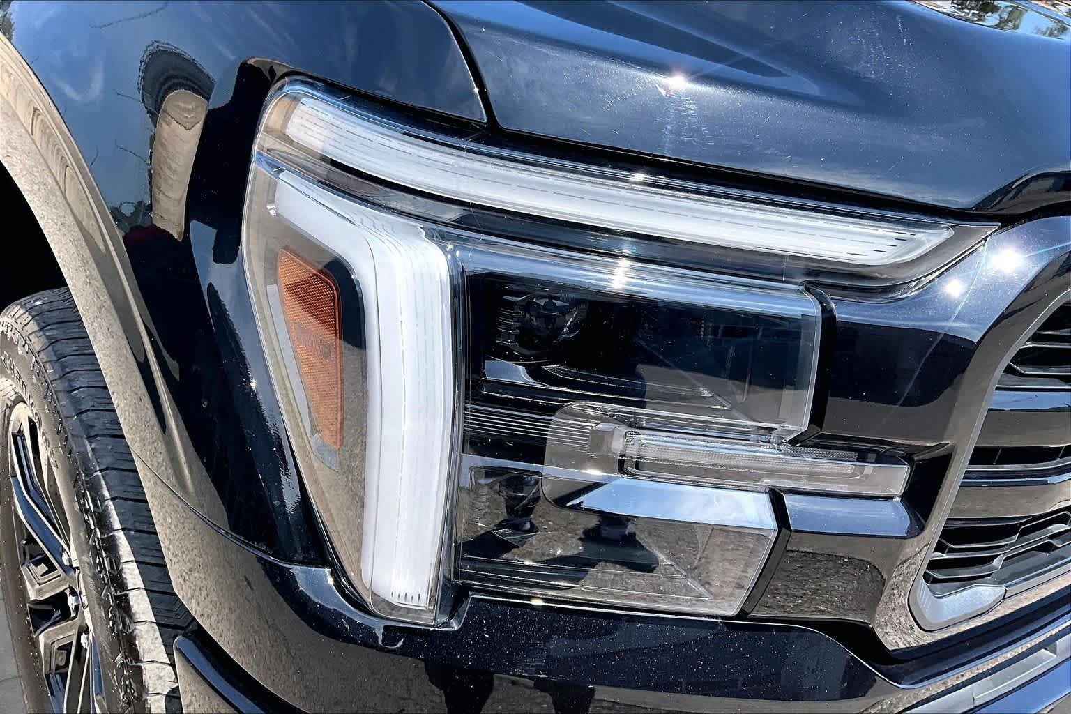 Used 2024 Agate Black Metallic Ford LARIAT image 29