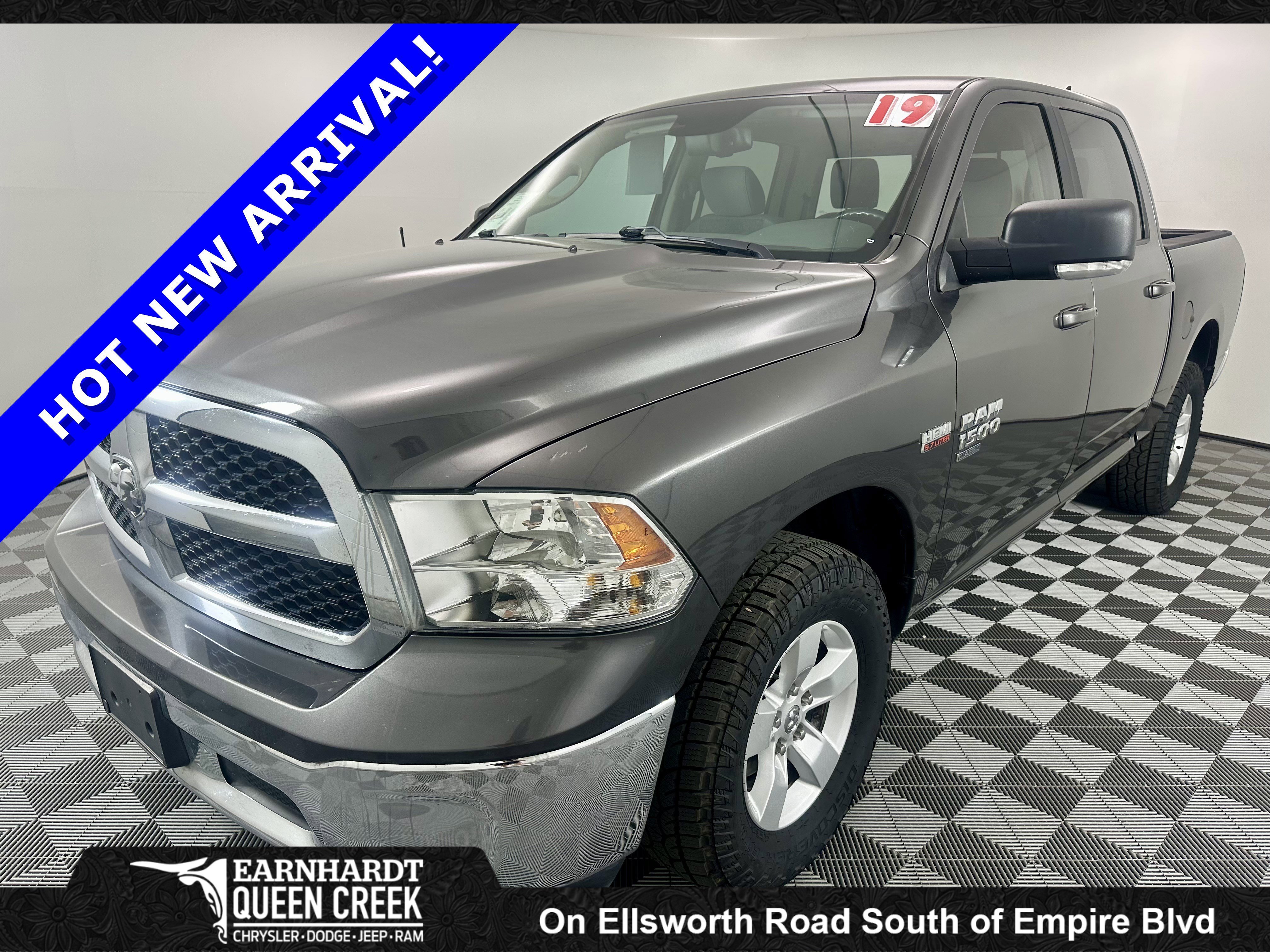 2019 RAM 1500 Classic SLT 4x4 Crew Cab 5'7's photo