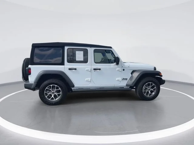 Used 2024 White Jeep Sport S image 9