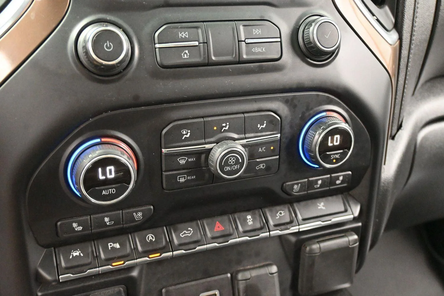 Used 2019 BLACK Chevrolet High Country image 22