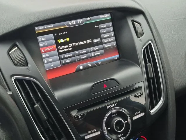 Used 2015 Red Ford Titanium image 18