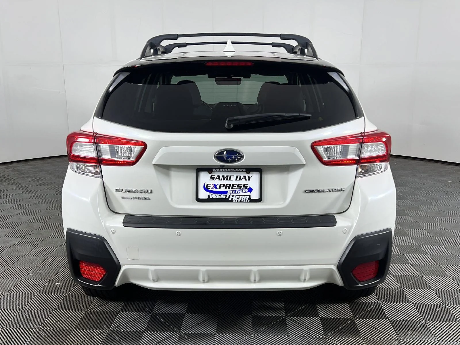 Used 2019 Crystal White Pearl Subaru Limited image 6