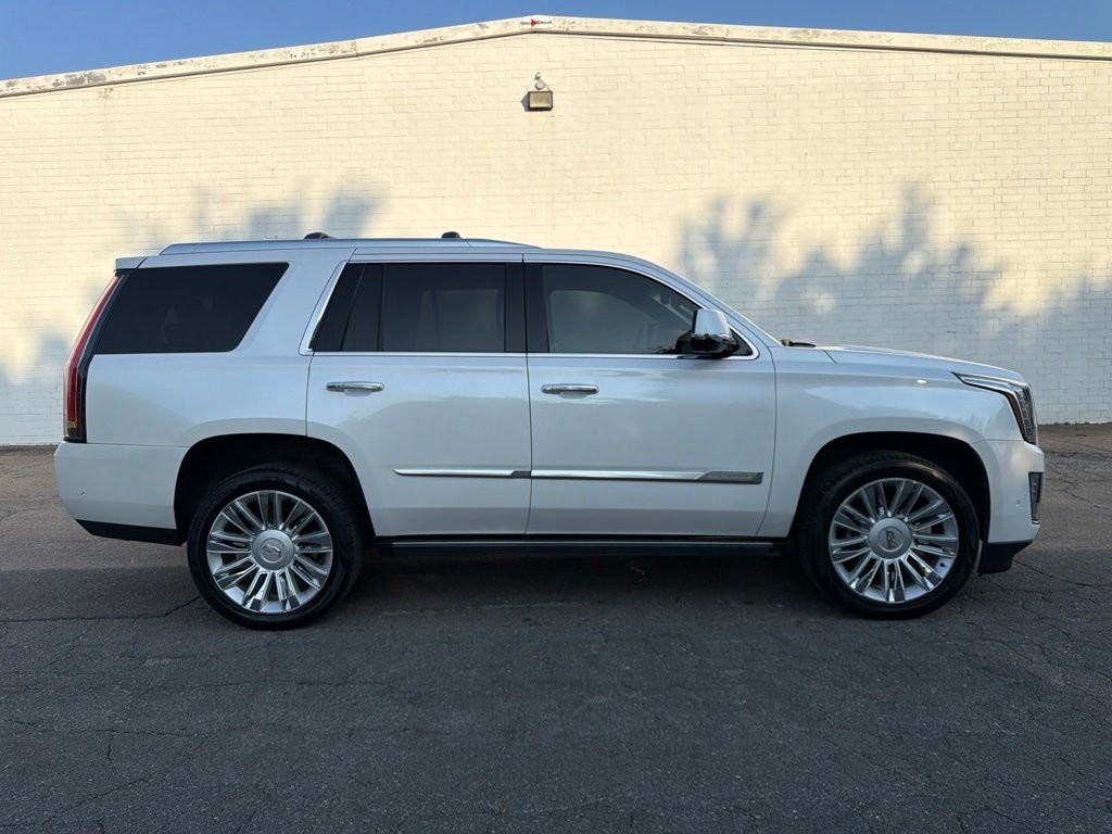 2019 Cadillac Escalade AWD Platinum's photo