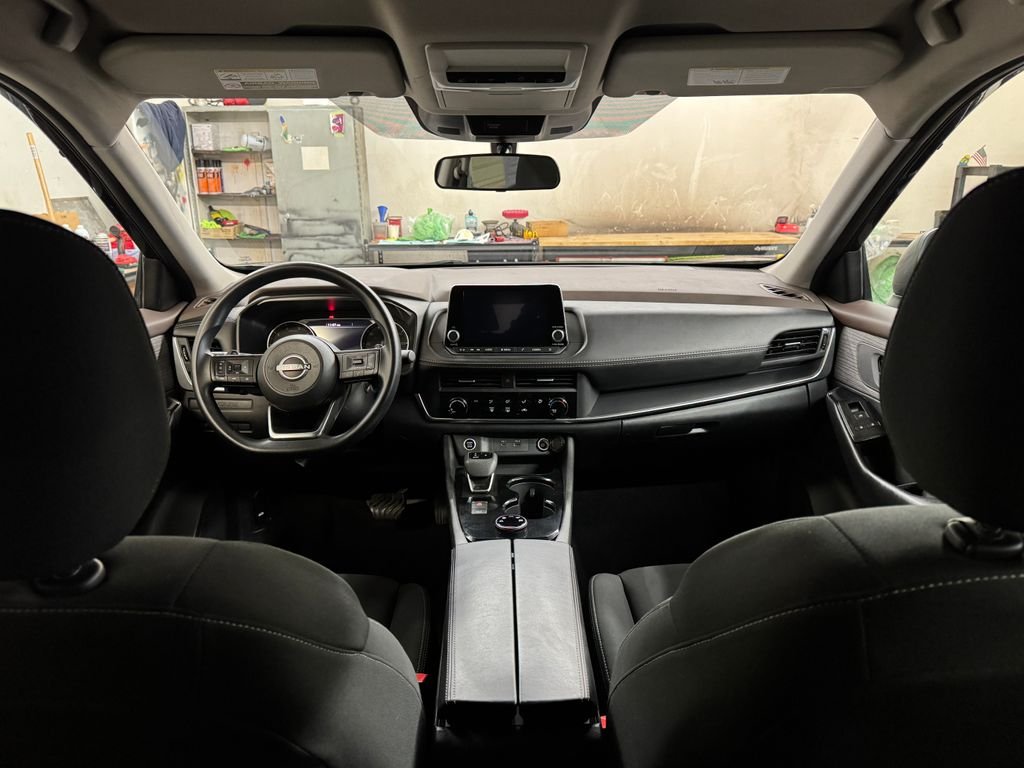Used 2023 Black Nissan S image 27