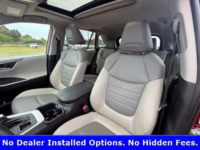 Used 2022 Pearl Toyota XLE Premium image 7