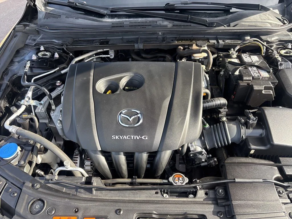 Used 2021 Black Mazda Select image 26