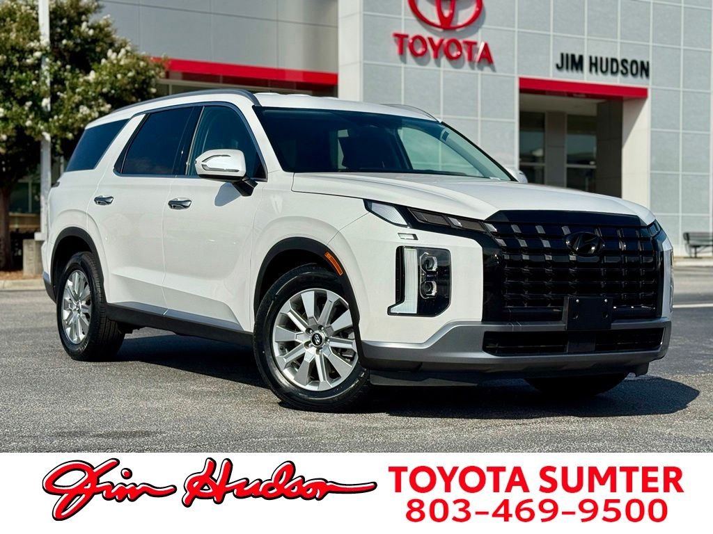Used 2024 White Hyundai SEL image 1