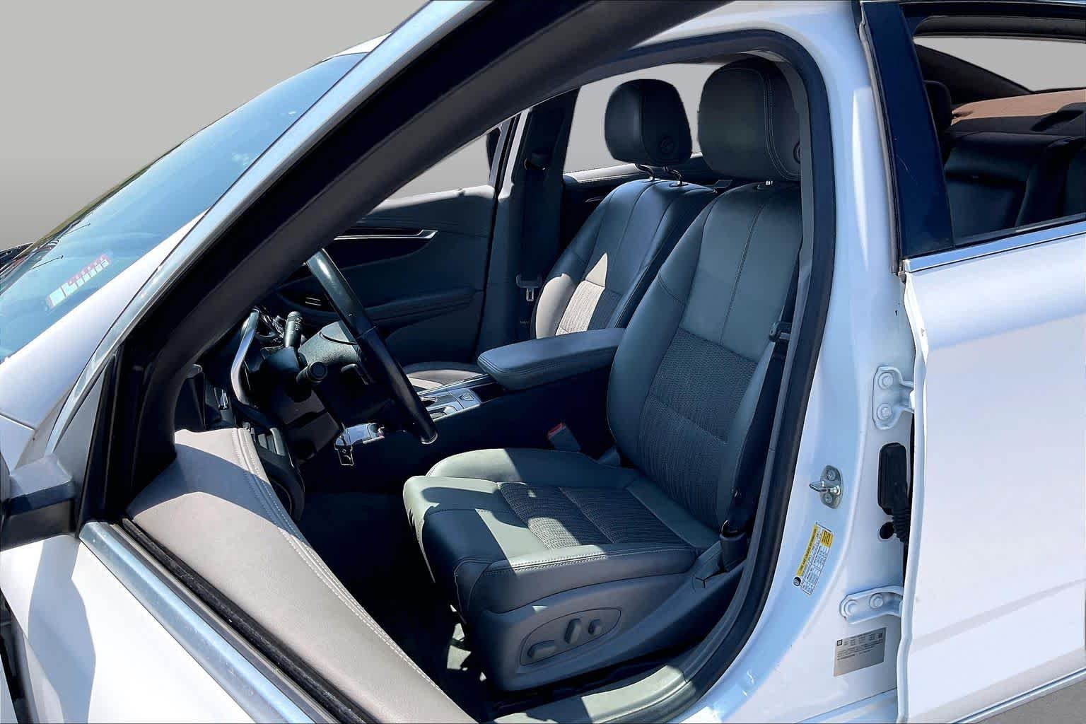 Used 2016 Summit White Chevrolet LT image 8